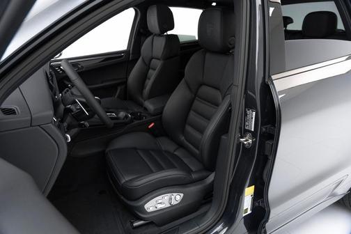 Volcano Grey Metallic 2025 Porsche Macan Macan