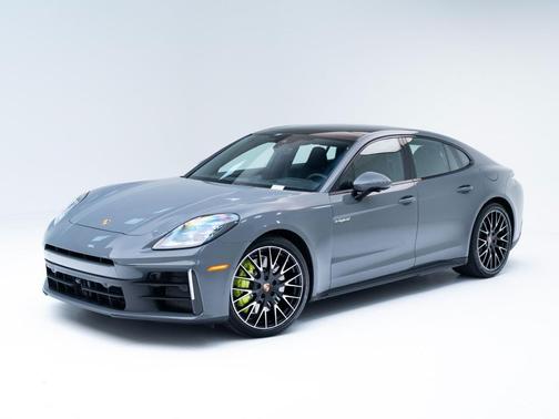 2026 Porsche Panamera 4