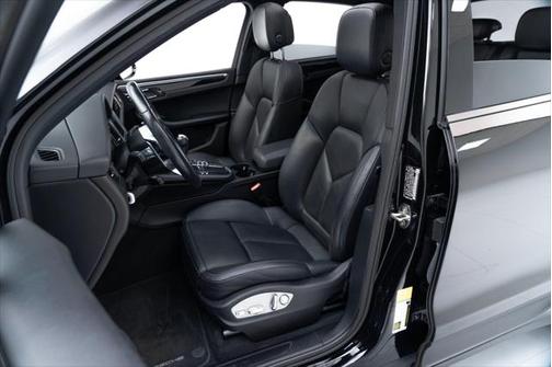 2018 Porsche Macan Base