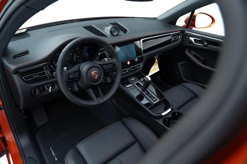 2025 Porsche Macan 
