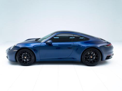 2022 Porsche 911 Carrera