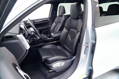 2018 Porsche Cayenne Platinum Edition