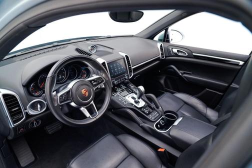2018 Porsche Cayenne Platinum Edition