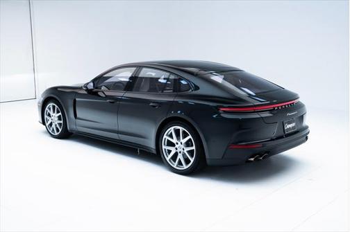 2024 Porsche Panamera 4