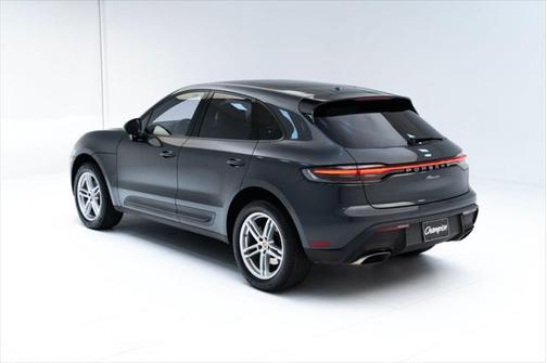 2022 Porsche Macan Base
