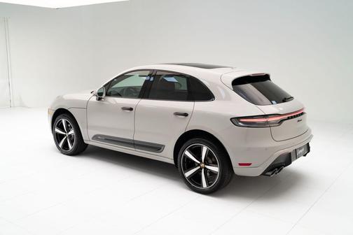 2025 Porsche Macan 