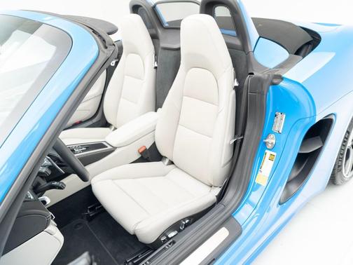 2025 Porsche 718 Boxster GTS 4.0