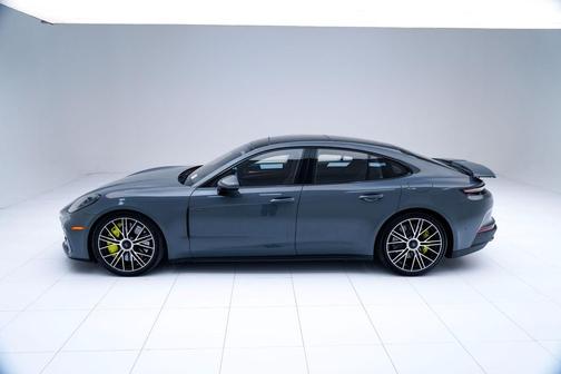 2026 Porsche Panamera Turbo E-Hybrid