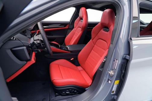 2026 Porsche Panamera Turbo E-Hybrid