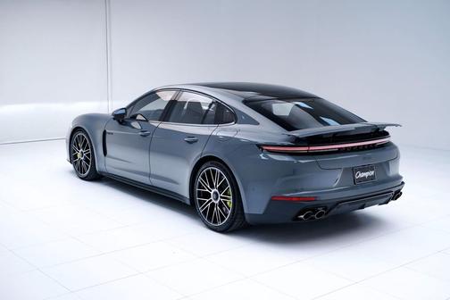 2026 Porsche Panamera Turbo E-Hybrid