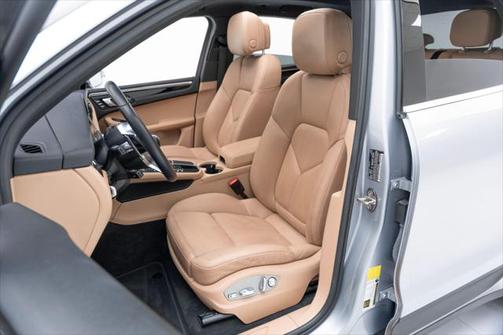 2021 Porsche Macan Base