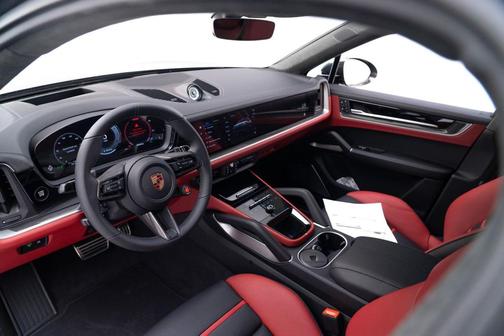 2026 Porsche Cayenne Turbo GT