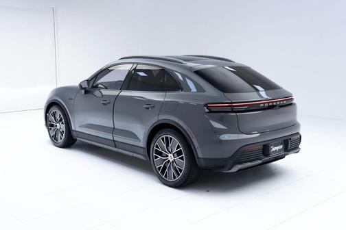 2025 Porsche Macan Electric
