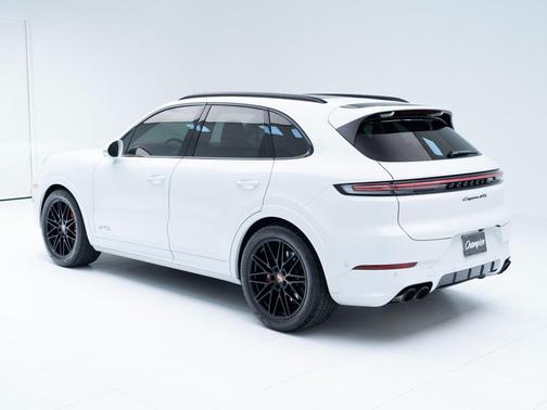 2025 Porsche Cayenne GTS