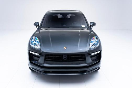 2025 Porsche Macan T