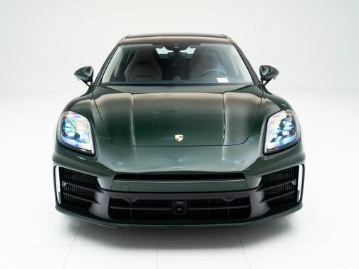 2026 Porsche Panamera 4