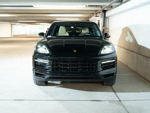 Black 2024 Porsche Cayenne Cayenne