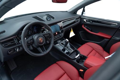 Carrara White Metallic 2025 Porsche Macan Macan