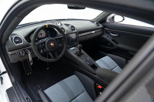 2025 Porsche 718 Cayman GT4 RS