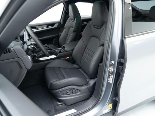 Vanadium Grey Metallic 2026 Porsche Cayenne Cayenne E-Hybrid