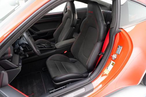 2025 Porsche 911 Carrera GTS