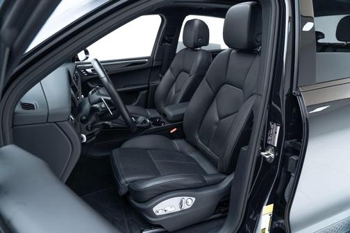 2022 Porsche Macan S