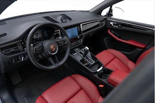 2022 Porsche Macan Base