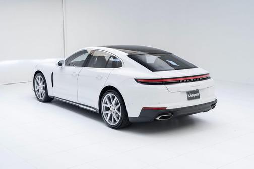 2025 Porsche Panamera 