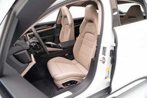 2025 Porsche Panamera 