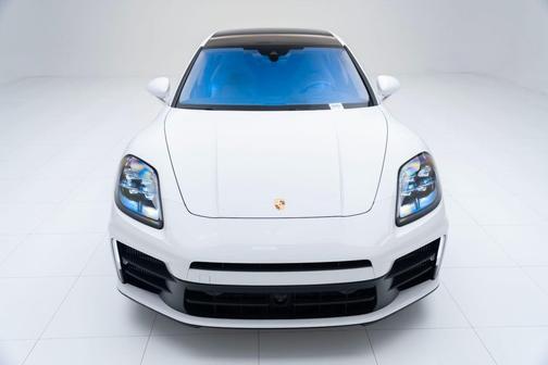 2025 Porsche Panamera 