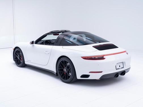 2018 Porsche 911 Targa 4 GTS