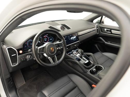 2022 Porsche Cayenne Platinum Edition