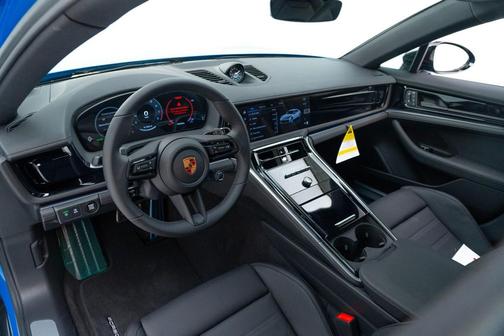 2025 Porsche Panamera 