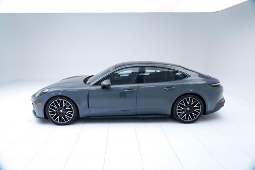 2026 Porsche Panamera 