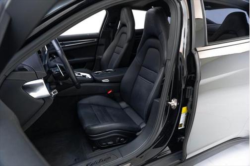 2022 Porsche Panamera Platinum Edition