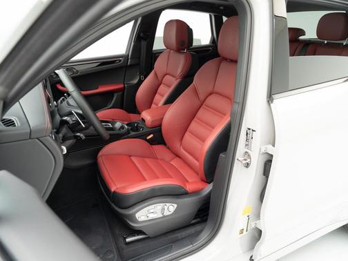 Chalk 2026 Porsche Macan Macan