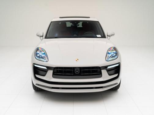 Chalk 2026 Porsche Macan Macan