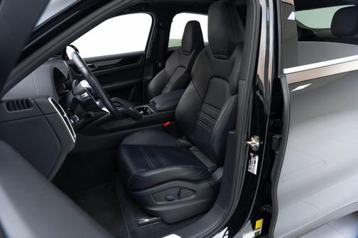 2022 Porsche Cayenne Cayenne