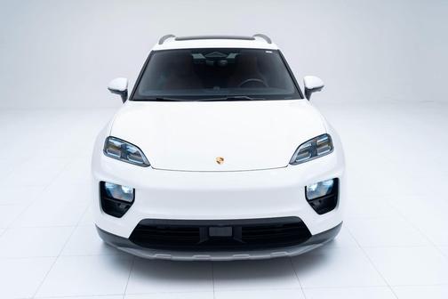 2025 Porsche Macan Electric