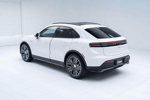 2025 Porsche Macan Electric