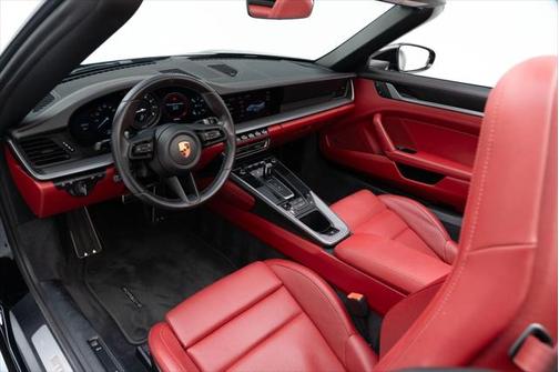 2022 Porsche 911 Carrera