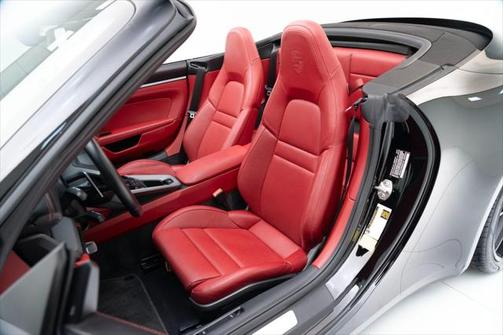 2022 Porsche 911 Carrera