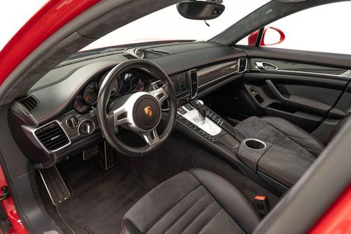 2016 Porsche Panamera GTS
