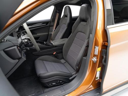 2025 Porsche Panamera Turbo