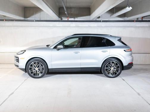 Dolomite Silver Metallic 2024 Porsche Cayenne Cayenne