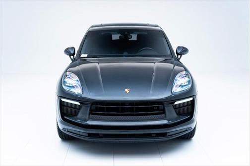 2022 Porsche Macan Base