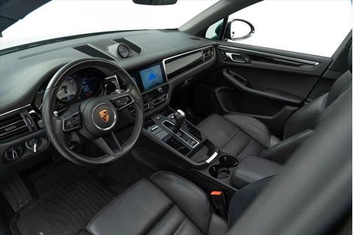 2022 Porsche Macan Base