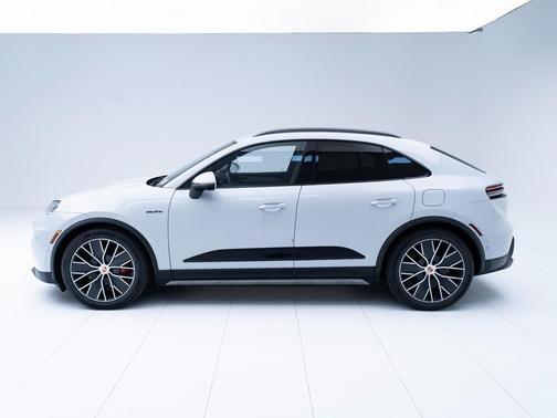 2025 Porsche Macan 4S