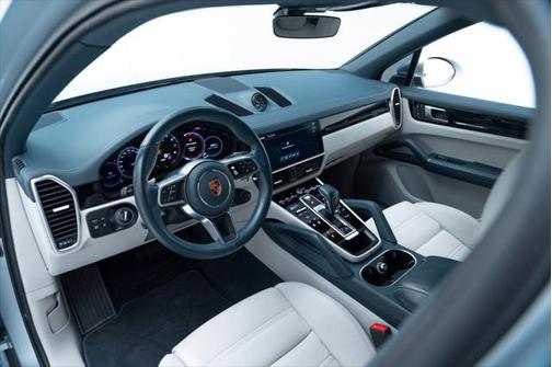 2022 Porsche Cayenne E-Hybrid S