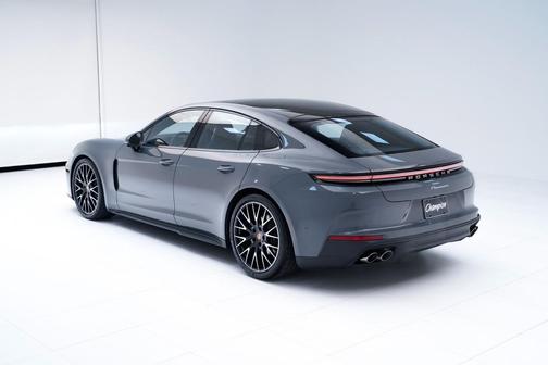 2026 Porsche Panamera 